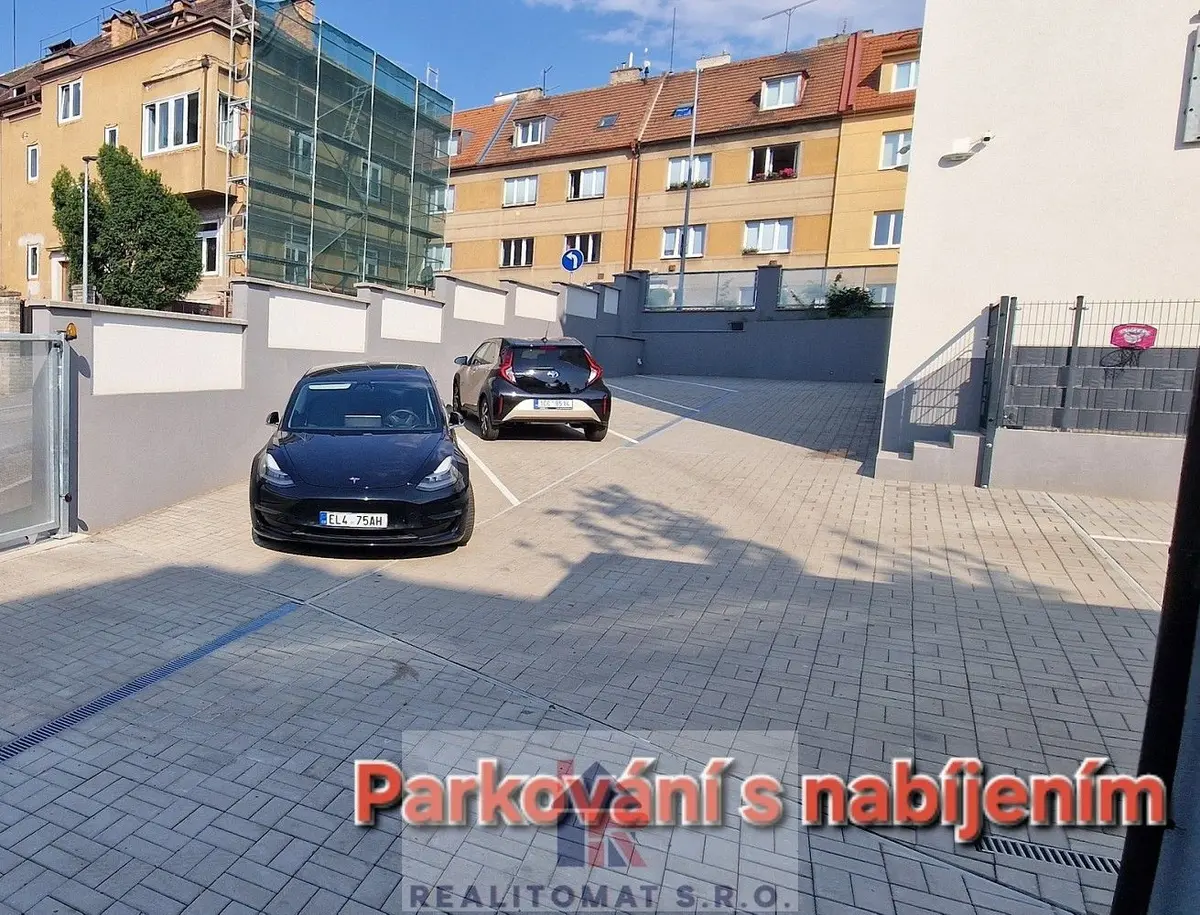 Prodej nemovitosti 9 m², Podhorská · Motol