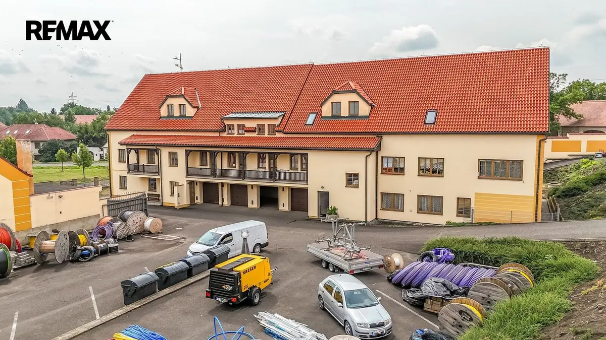 Prodej nemovitosti 1050 m², Slatina pod Hazmburkem · Slatina