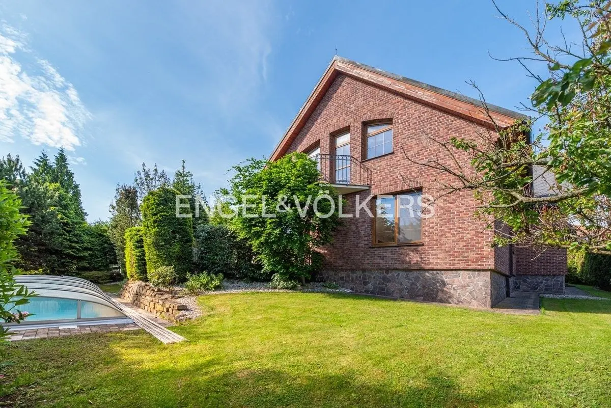 Pronájem domu 384 m², Druhého odboje · Nebušice