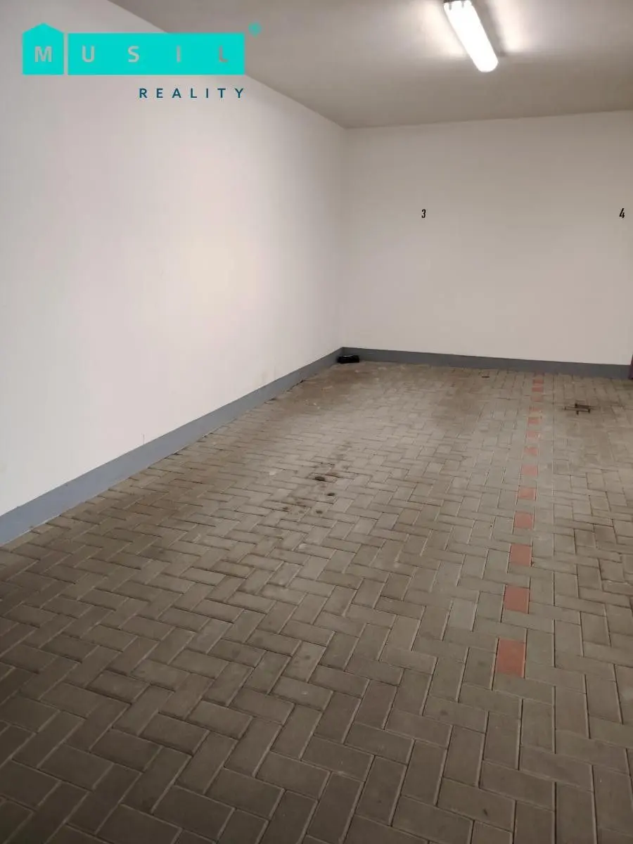 Prodej nemovitosti 12 m², Jarmily Glazarové · Hejčín · Olomouc