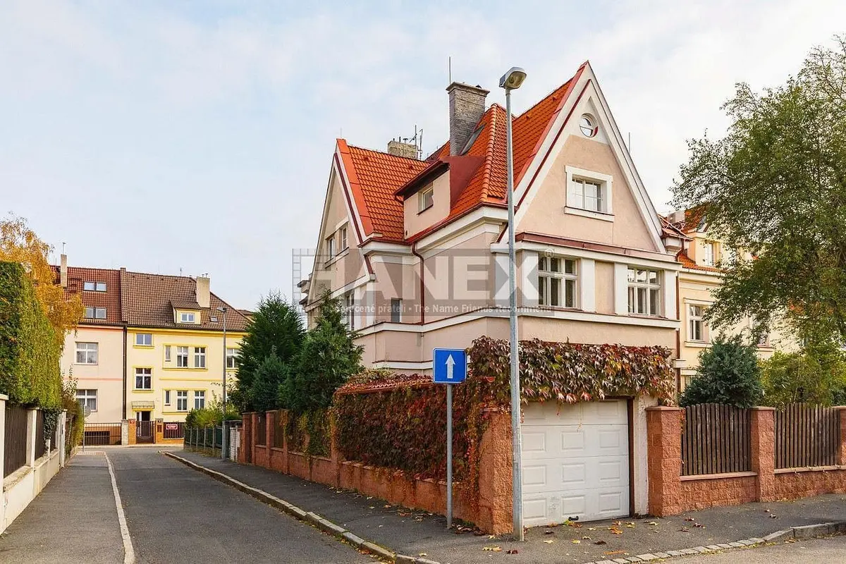 Pronájem domu 180 m², Hermelínská · Dejvice