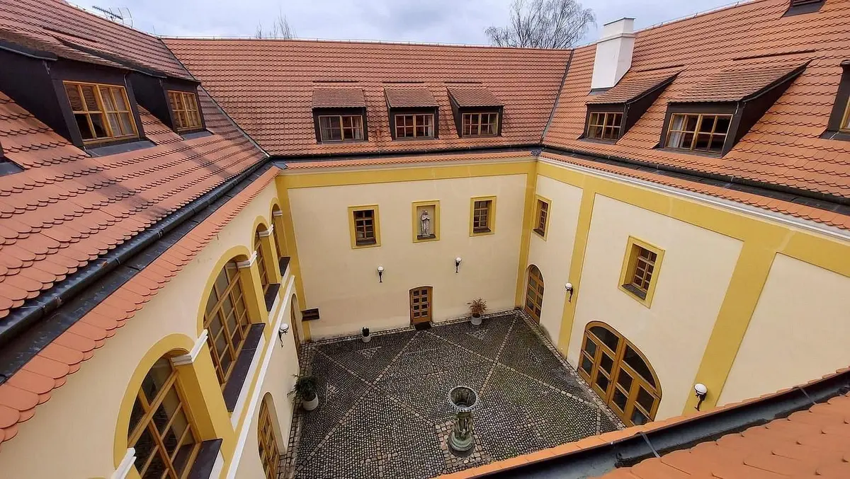 Prodej nemovitosti 2500 m², U Tvrze · Třebotov