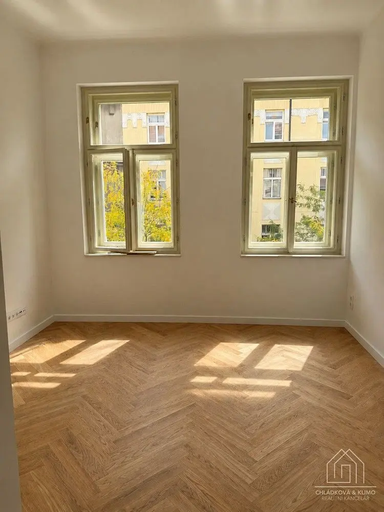 Prodej bytu 1+kk 18 m², Jagellonská · Žižkov