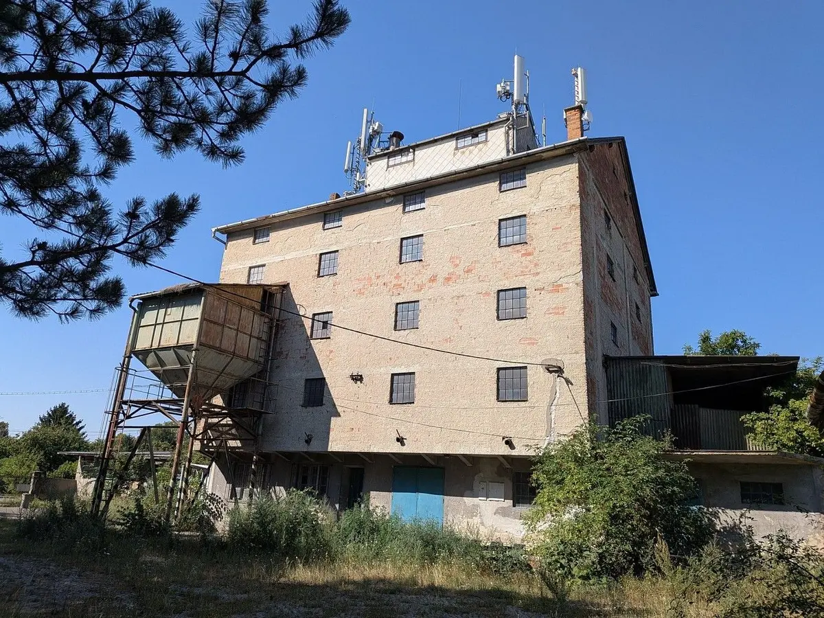 Pronájem komerčního prostoru 1400 m², Široká · Křenovice u Slavkova · Křenovice