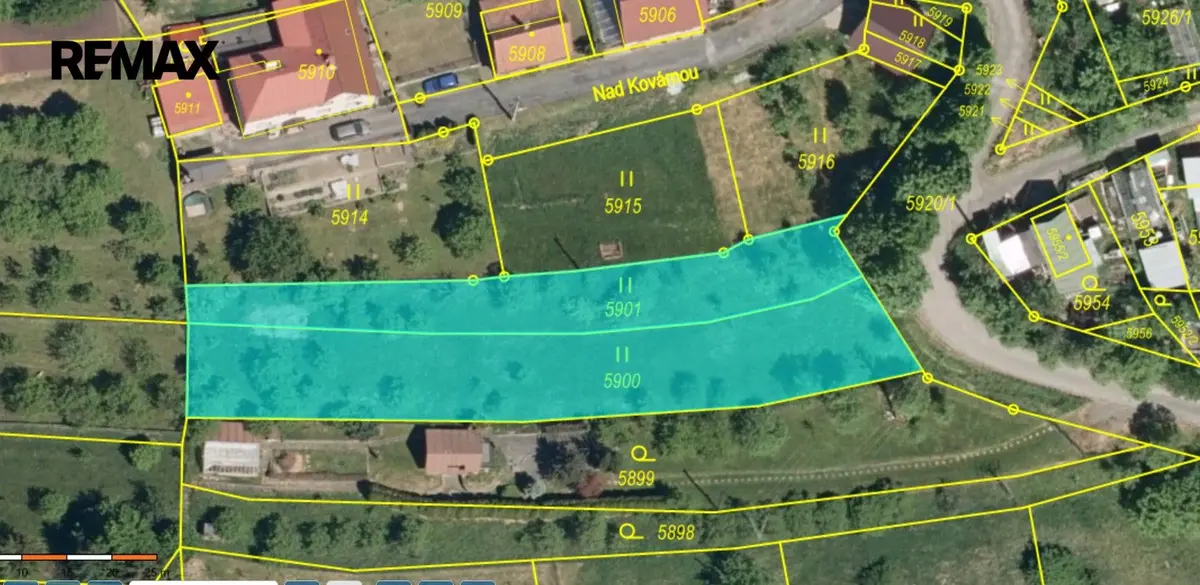 Prodej pozemku 1260 m², Vsetín