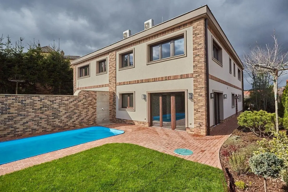 Pronájem domu 184 m², Pod novou školou · Nebušice