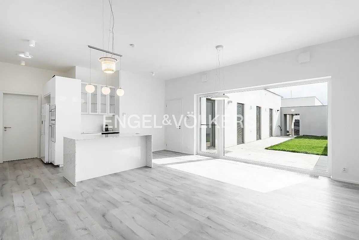 Pronájem domu 111 m², K Housličkám · Lysolaje