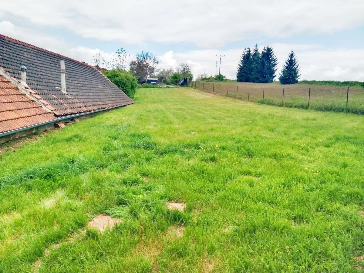 Prodej pozemku 1013 m², Dolní Nerestce · Nerestce