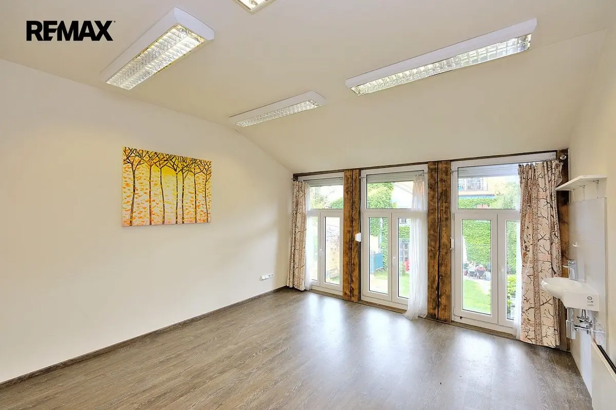 Pronájem komerčního prostoru 46 m², náměstí Smiřických · Kostelec nad Černými lesy