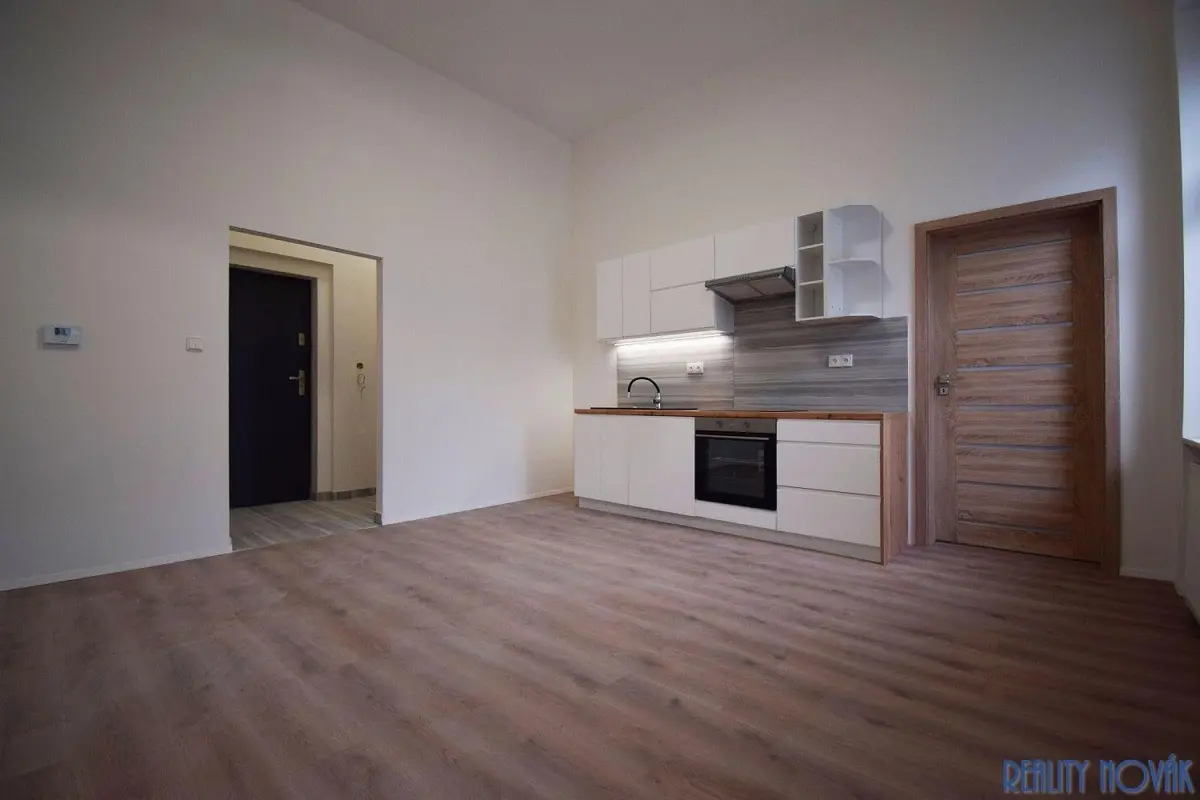 Pronájem bytu 2+kk 42 m², Českobratrská · Teplice