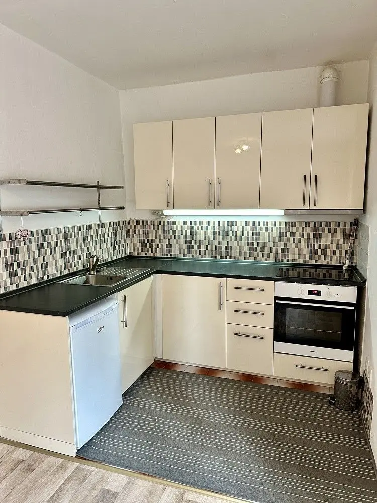 Pronájem bytu 1+kk 26 m², Hošťálkova · Břevnov