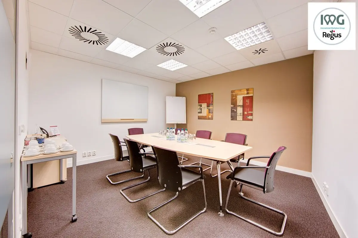 Pronájem komerčního prostoru 110 m², Nádražní · Smíchov