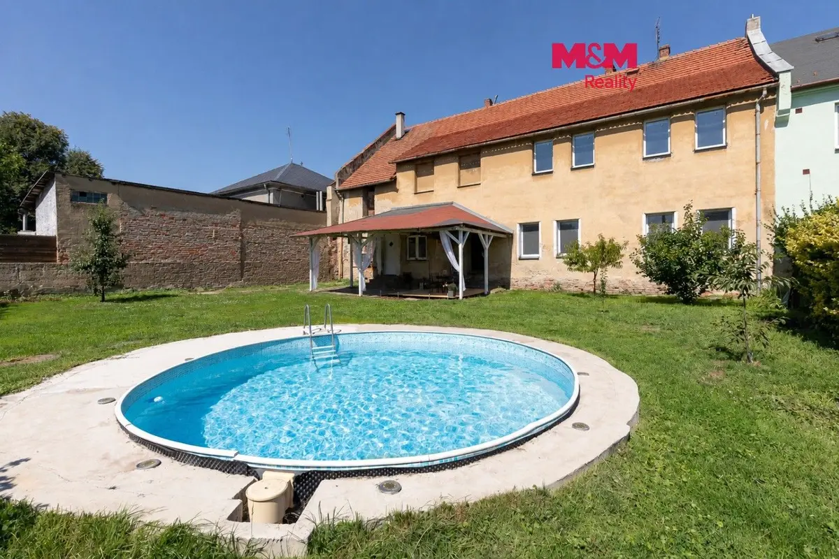Prodej domu 300 m², Hněvošice