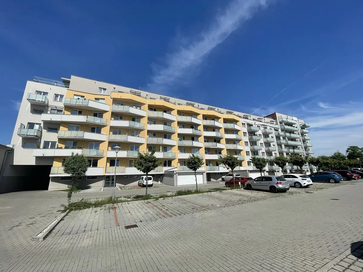 Pronájem bytu 1+kk 35 m², Jírovcova · České Budějovice 3 · České Budějovice