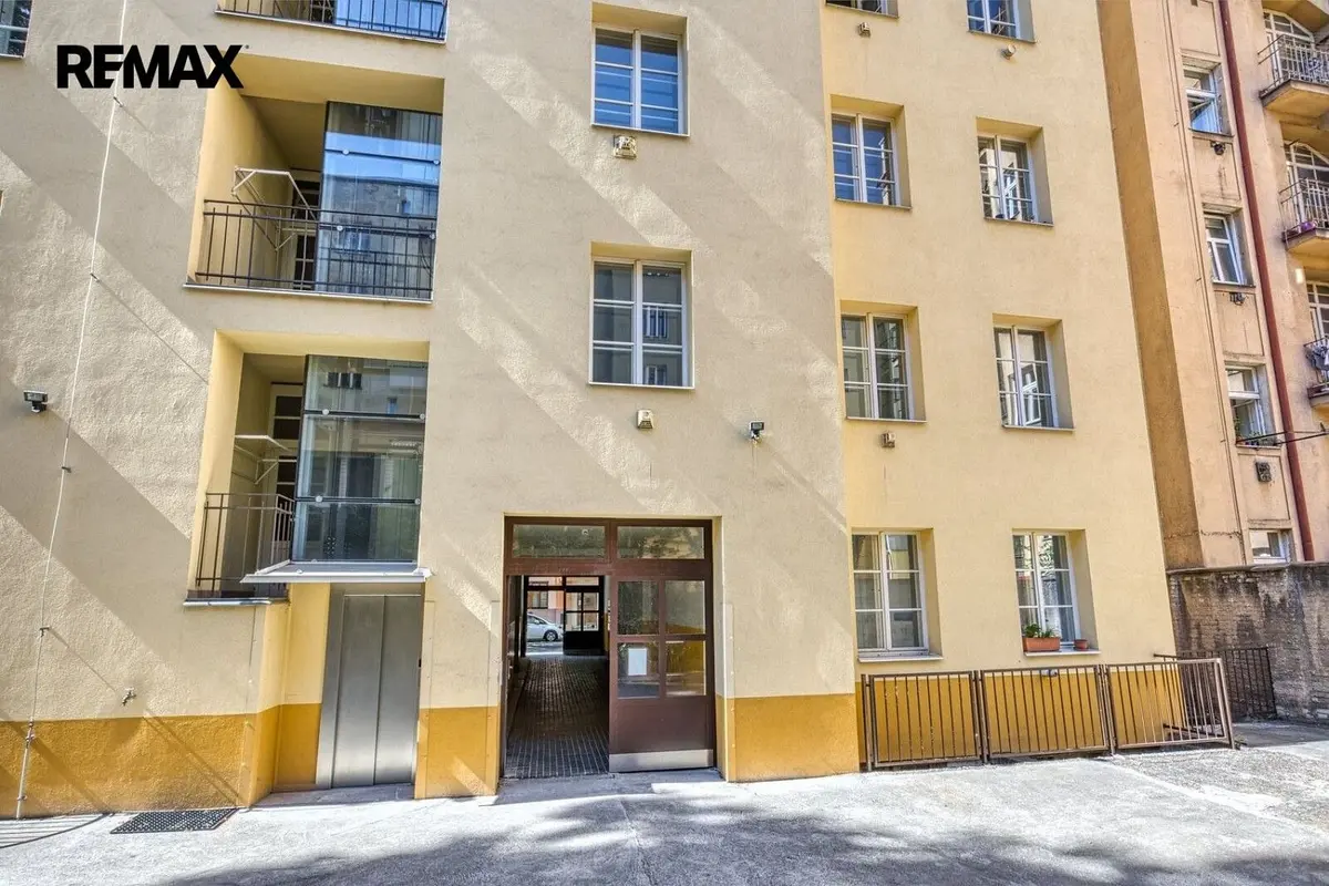 Prodej komerčního prostoru 57 m², Žerotínova · Žižkov