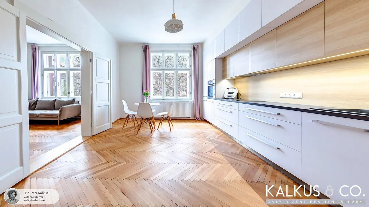 Prodej bytu 4+kk 95 m², třída Karla IV. · Střed města · Hradec Králové