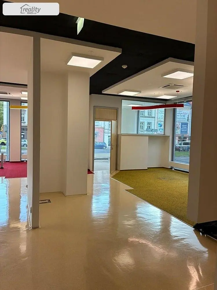 Pronájem komerčního prostoru 178 m², Špitálské náměstí · Ústí nad Labem