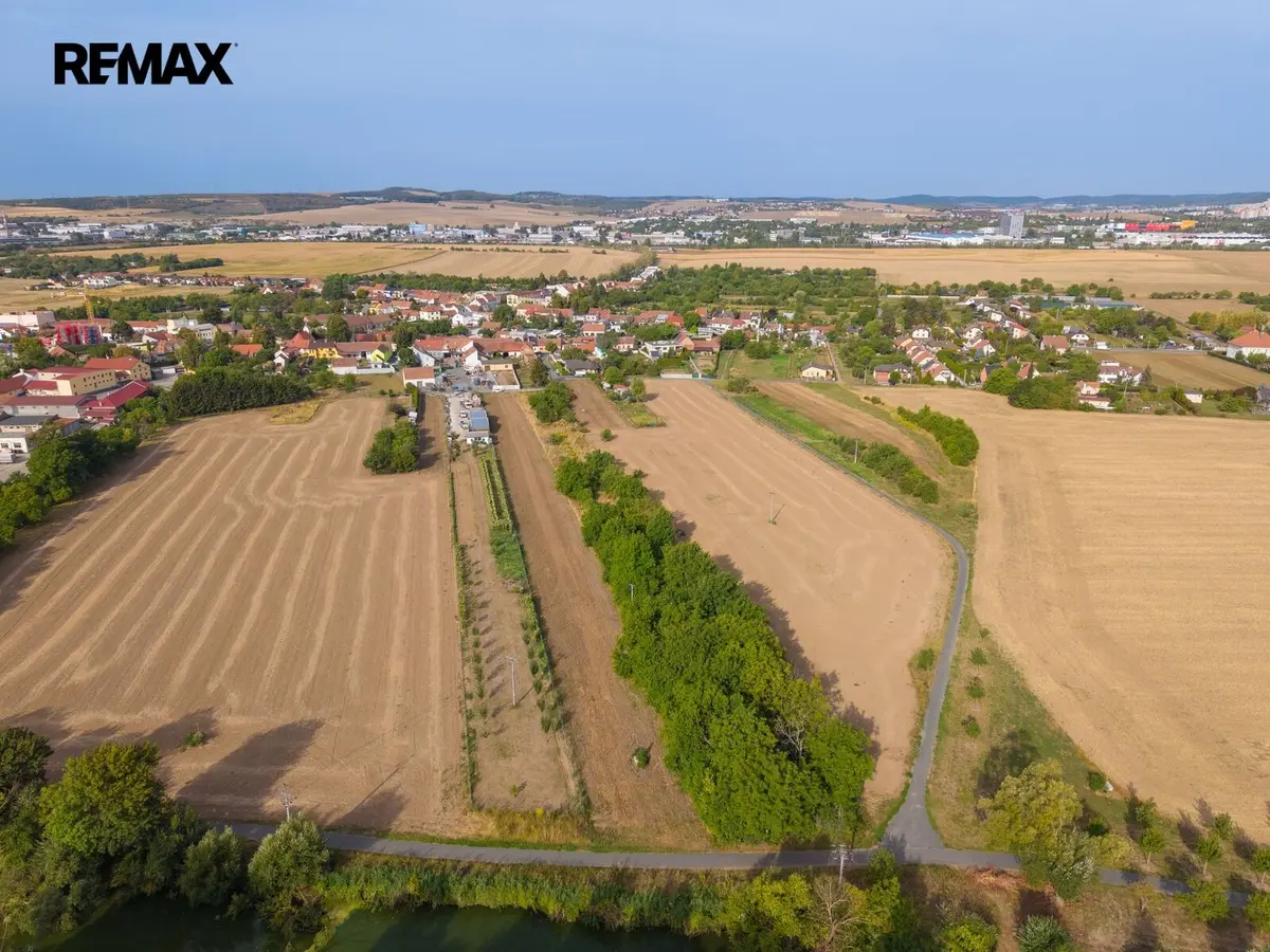 Prodej pozemku 3338 m², Přízřenice · Brno