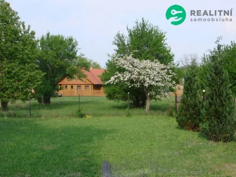 Prodej pozemku 2035 m², Dymokury