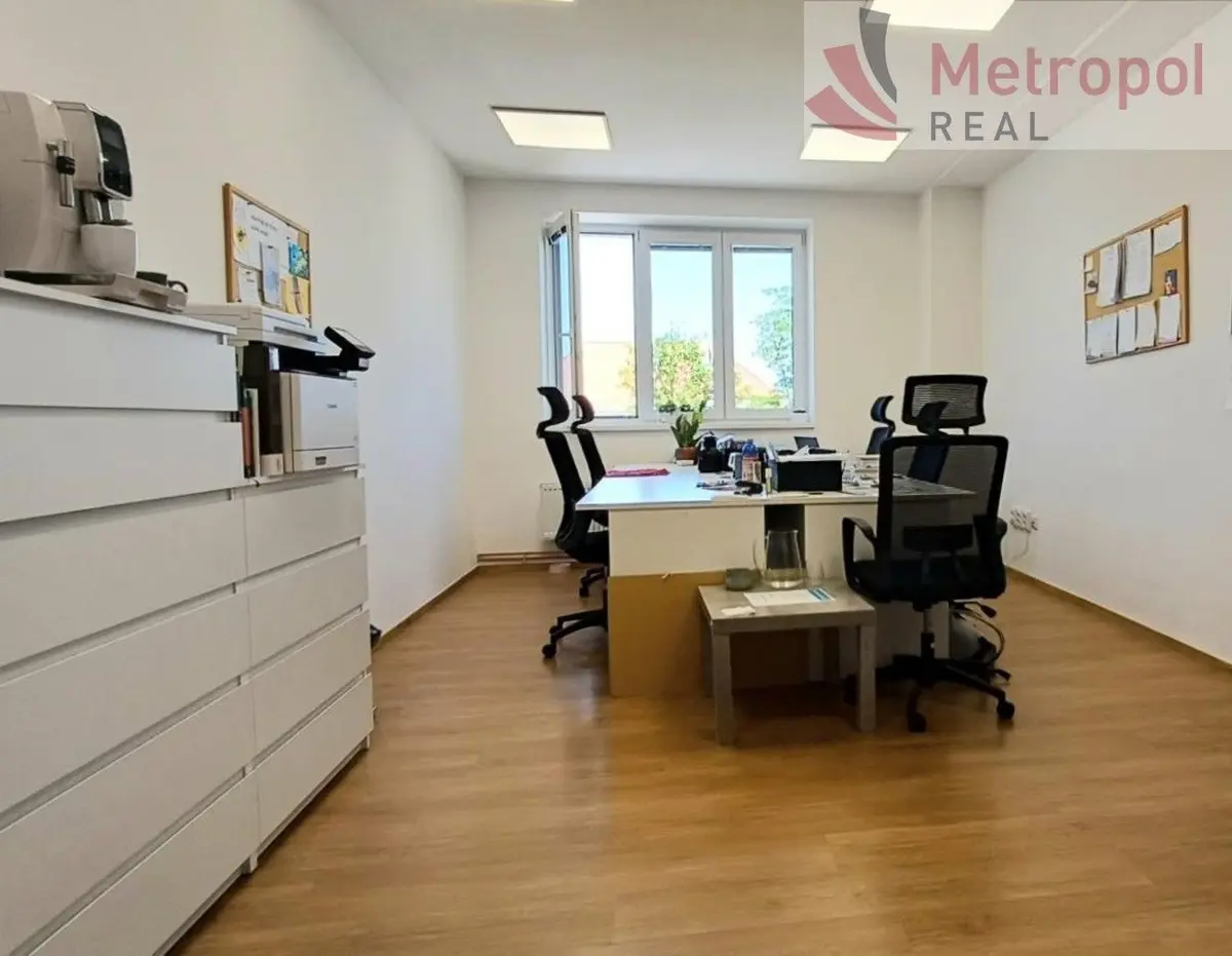 Pronájem komerčního prostoru 19 m², Zborovské náměstí · Pardubice