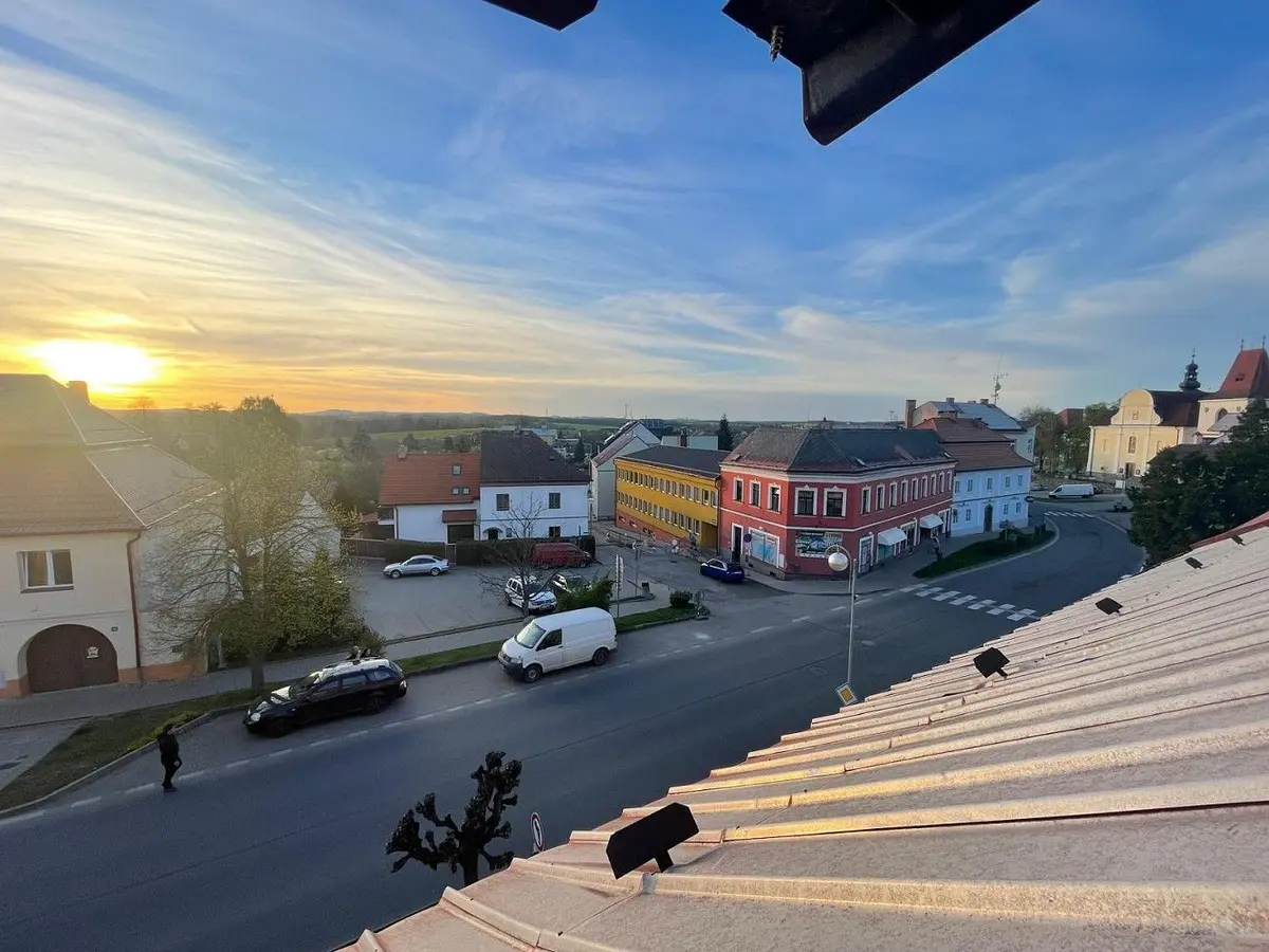 Prodej komerčního prostoru 264 m², Husovo náměstí · Mladá Vožice