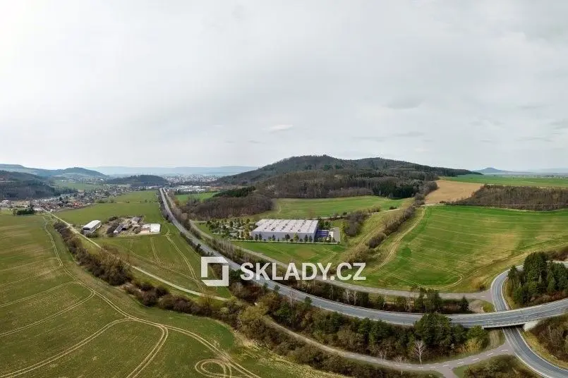 Pronájem komerčního prostoru 11000 m², Linhartice