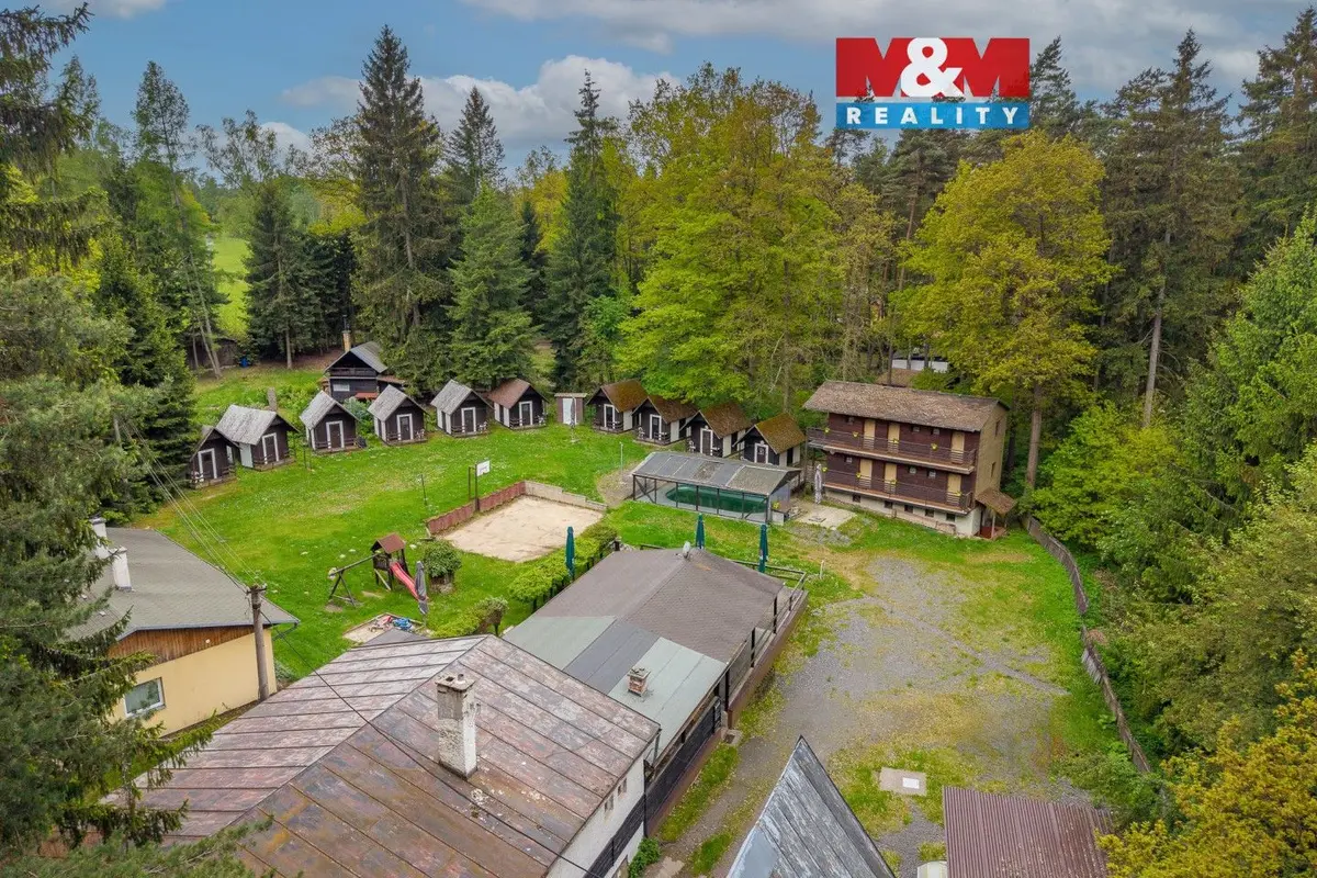 Prodej komerčního prostoru 795 m², Mezirolí · Nová Role