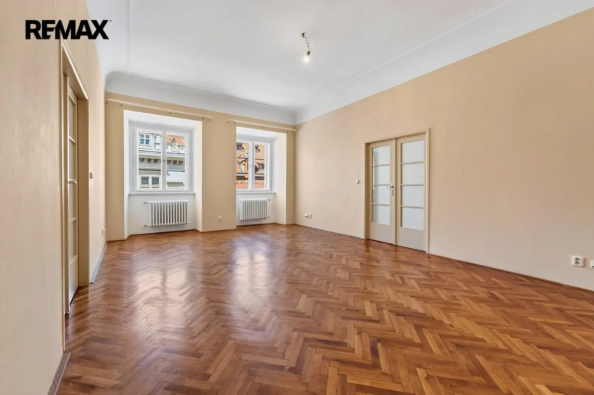 Pronájem komerčního prostoru 130 m², Staroměstské náměstí · Staré Město