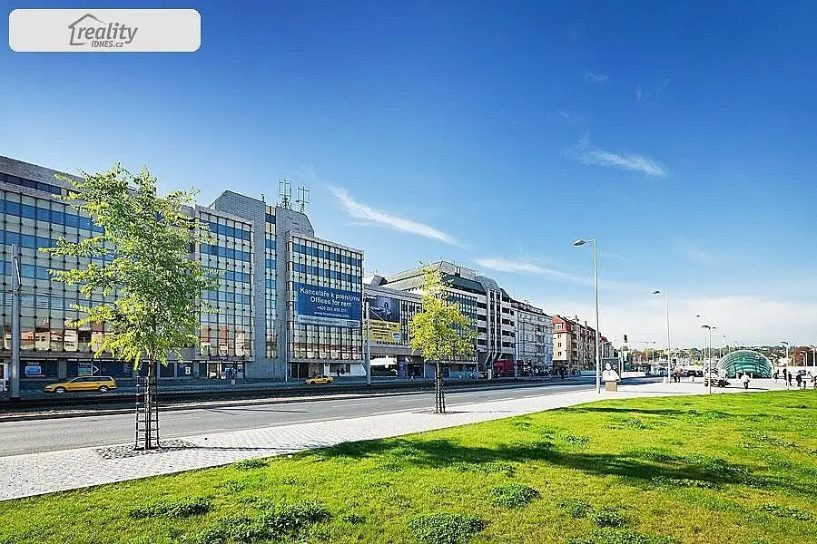 Pronájem komerčního prostoru 617 m², Milady Horákové · Hradčany