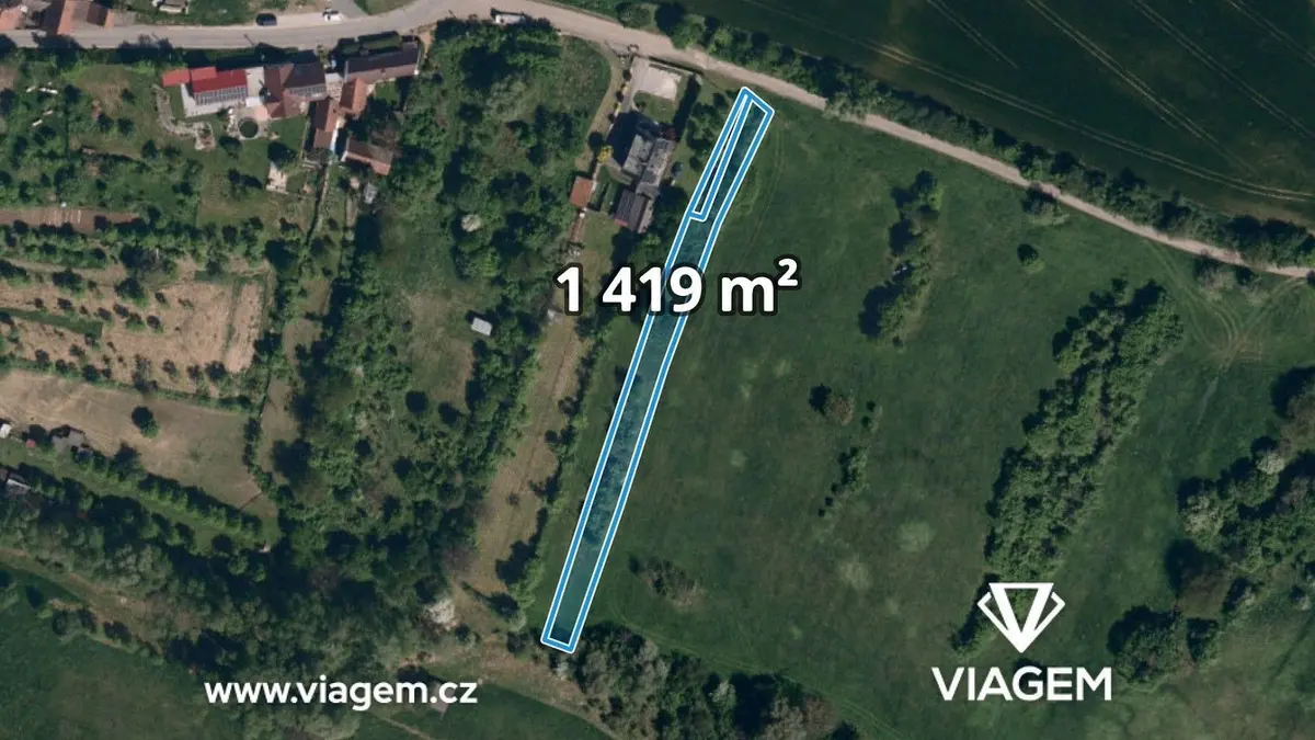 Prodej pozemku 886 m², Dobrkovice
