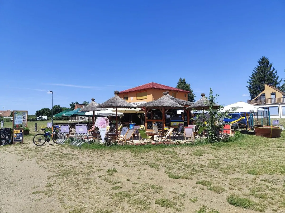 Prodej komerčního prostoru 166 m², Mušov · Pasohlávky