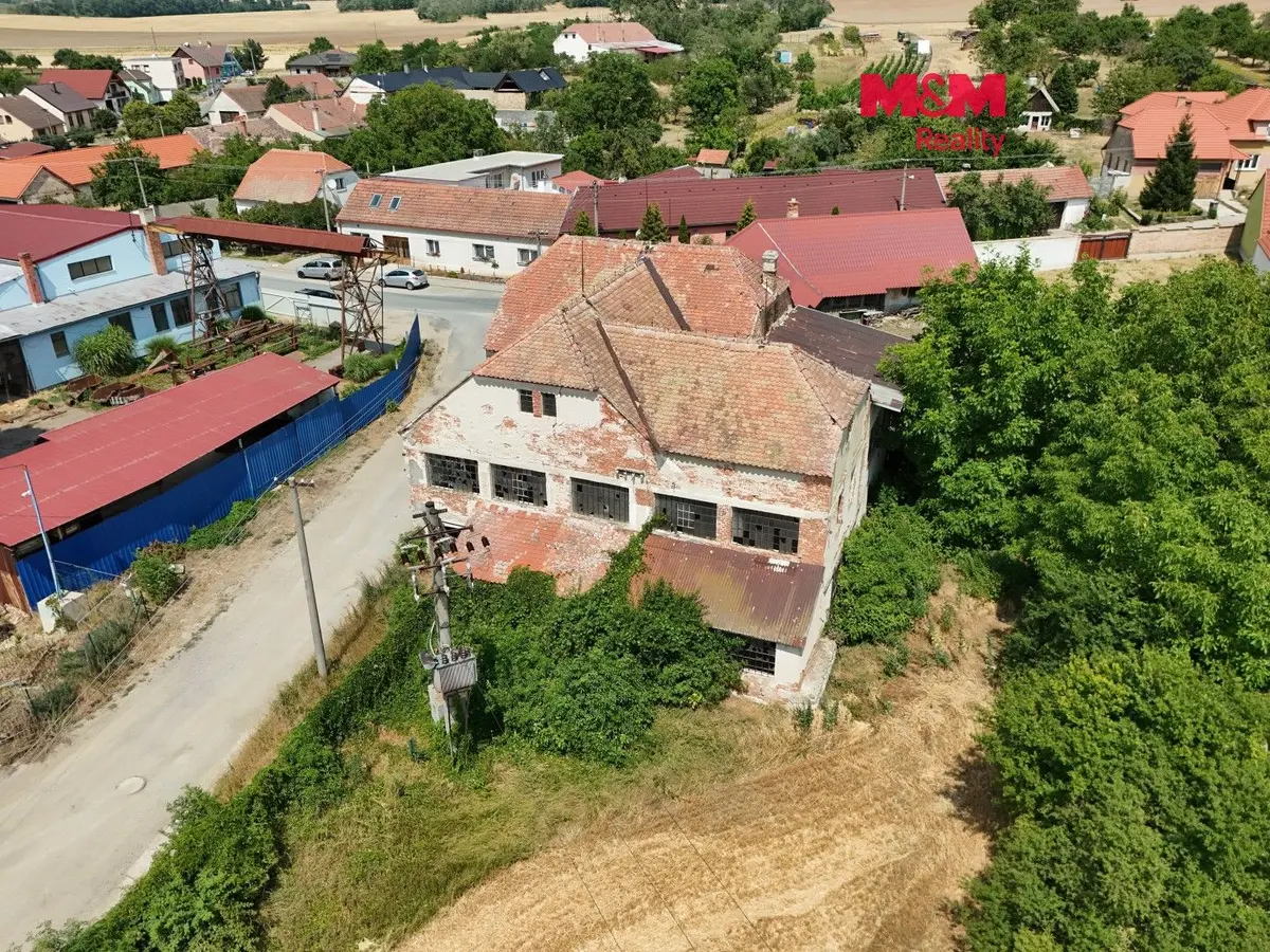 Prodej nemovitosti 700 m², Trstěnice u Moravského Krumlova · Trstěnice