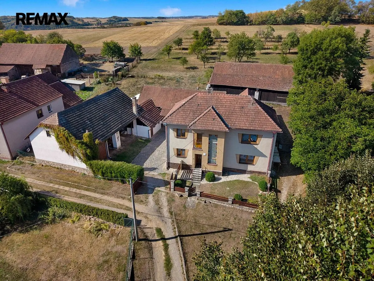 Prodej komerčního prostoru 260 m², Drahonín