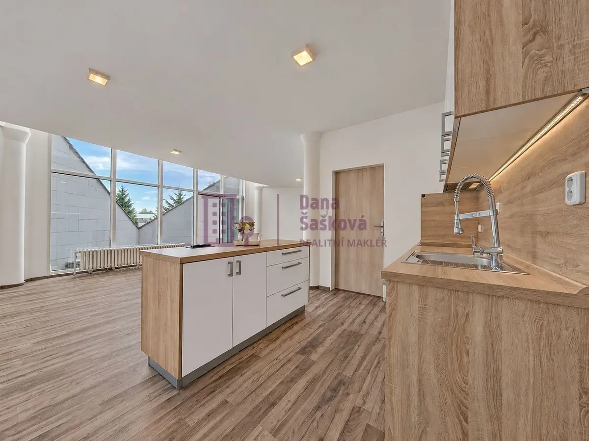 Pronájem bytu 3+kk 78 m², Nádražní · Jindřichův Hradec