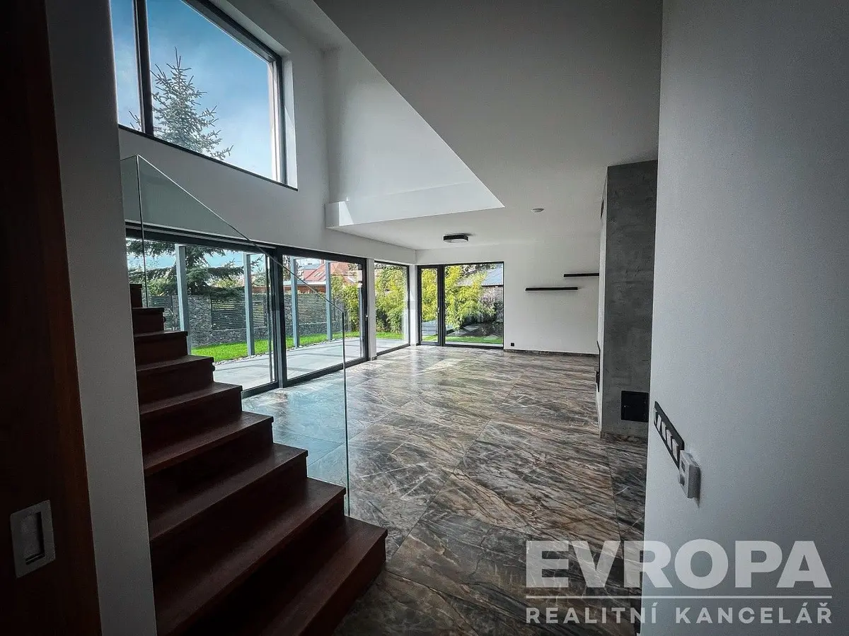 Pronájem domu 205 m², Národních hrdinů · Pardubičky a Slovany · Pardubice
