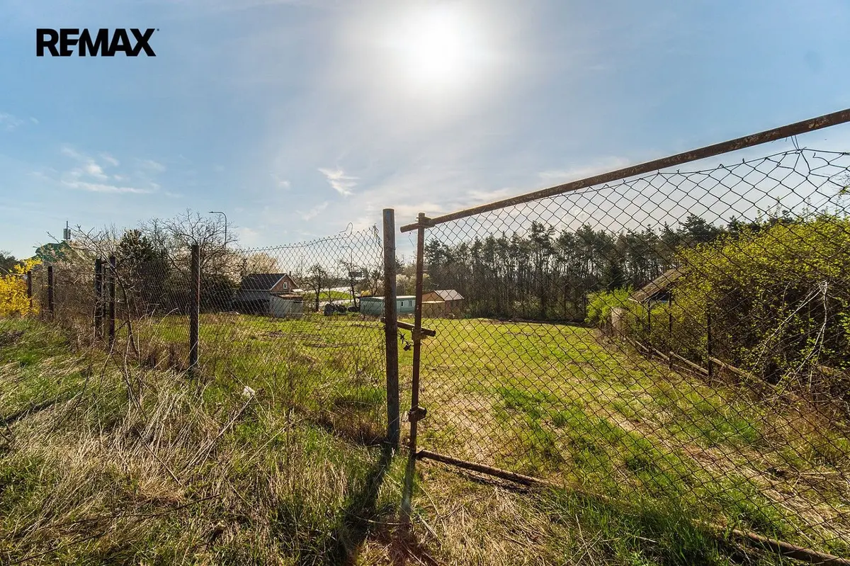 Pronájem pozemku 1425 m², Pámelníková · Hloubětín