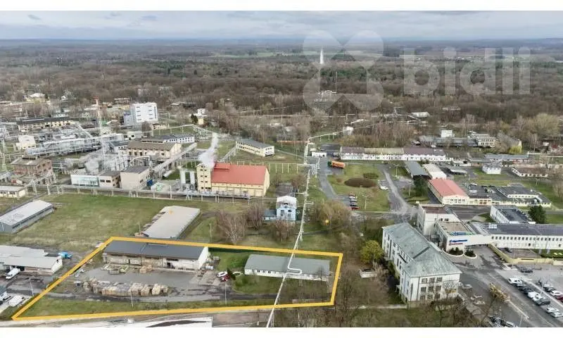 Prodej komerčního prostoru 1290 m², Semtín · Pardubice