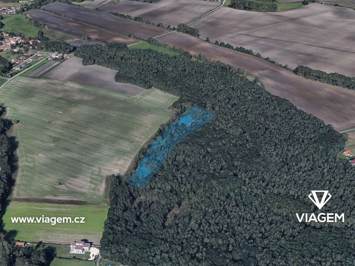 Prodej pozemku 1767 m², Lány u Dašic
