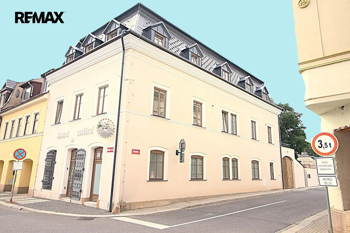 Pronájem bytu 1+kk 31 m², náměstí 1. máje · Chrastava I · Chrastava
