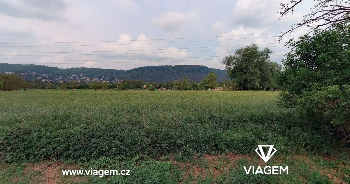 Prodej pozemku 6814 m², Lipence