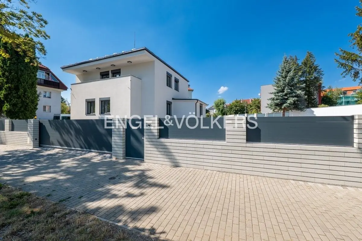 Pronájem komerčního prostoru 200 m², Vlastina · Ruzyně
