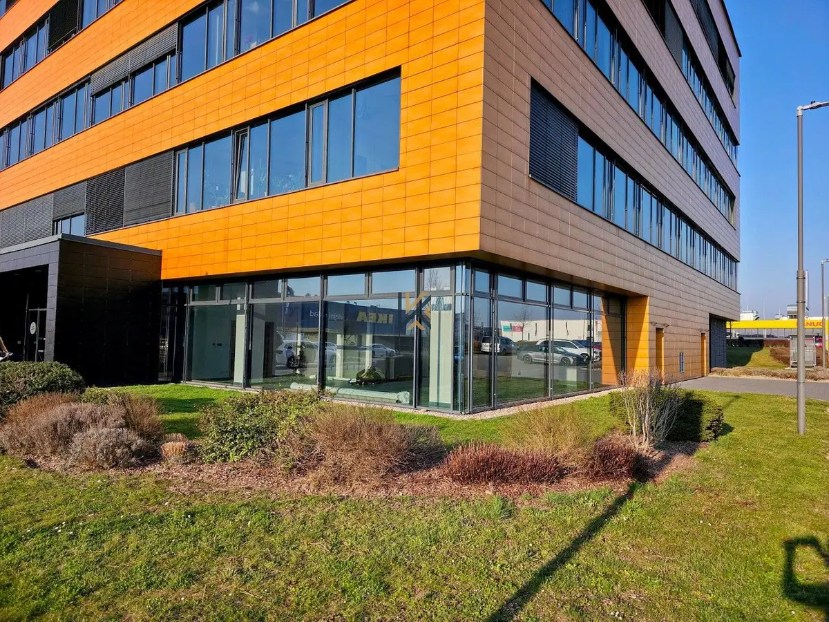 Pronájem komerčního prostoru 132 m², Sezemická · Horní Počernice