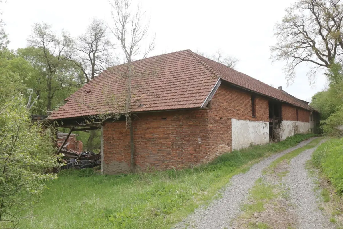 Prodej pozemku 70924 m², Šlapanov