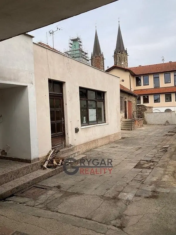 Prodej komerčního prostoru 1055 m², Legerova · Kolín