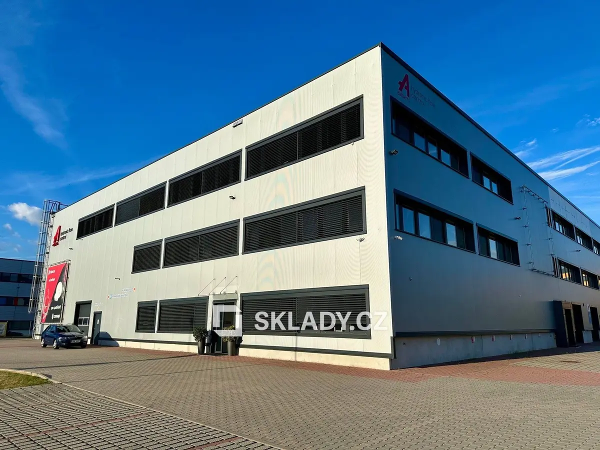 Pronájem komerčního prostoru 1464 m², Horní Počernice