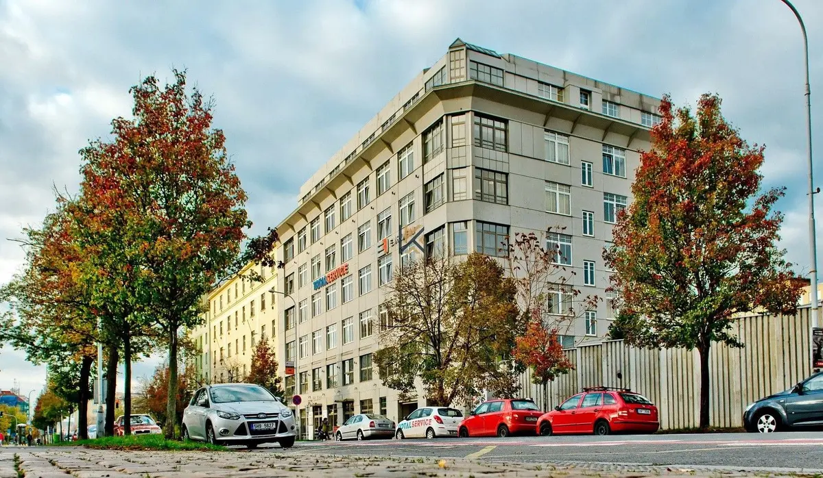 Pronájem komerčního prostoru 305 m², U Uranie · Holešovice