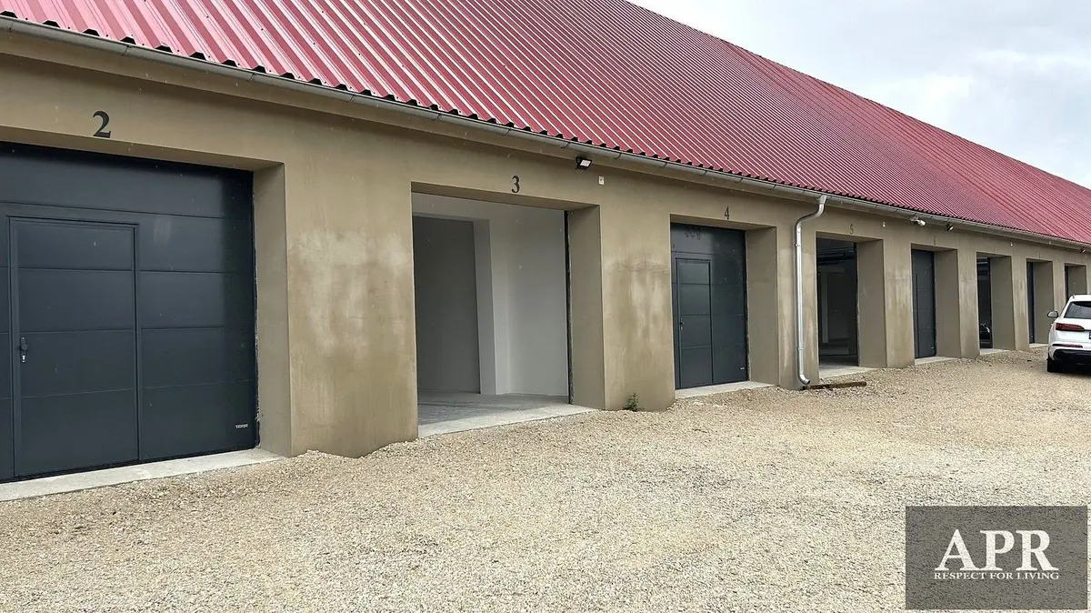 Pronájem nemovitosti 43 m², Újezdec u Osvětiman · Újezdec