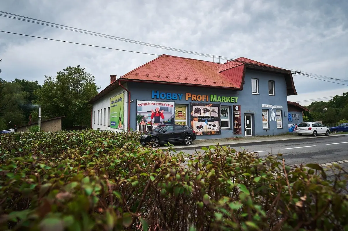 Prodej komerčního prostoru 773 m², Bruzovice
