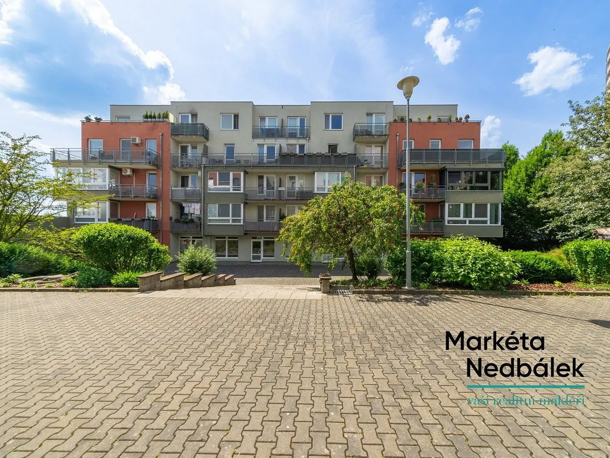 Prodej bytu 1+kk 27 m², Na Honech I · Jižní Svahy II · Zlín