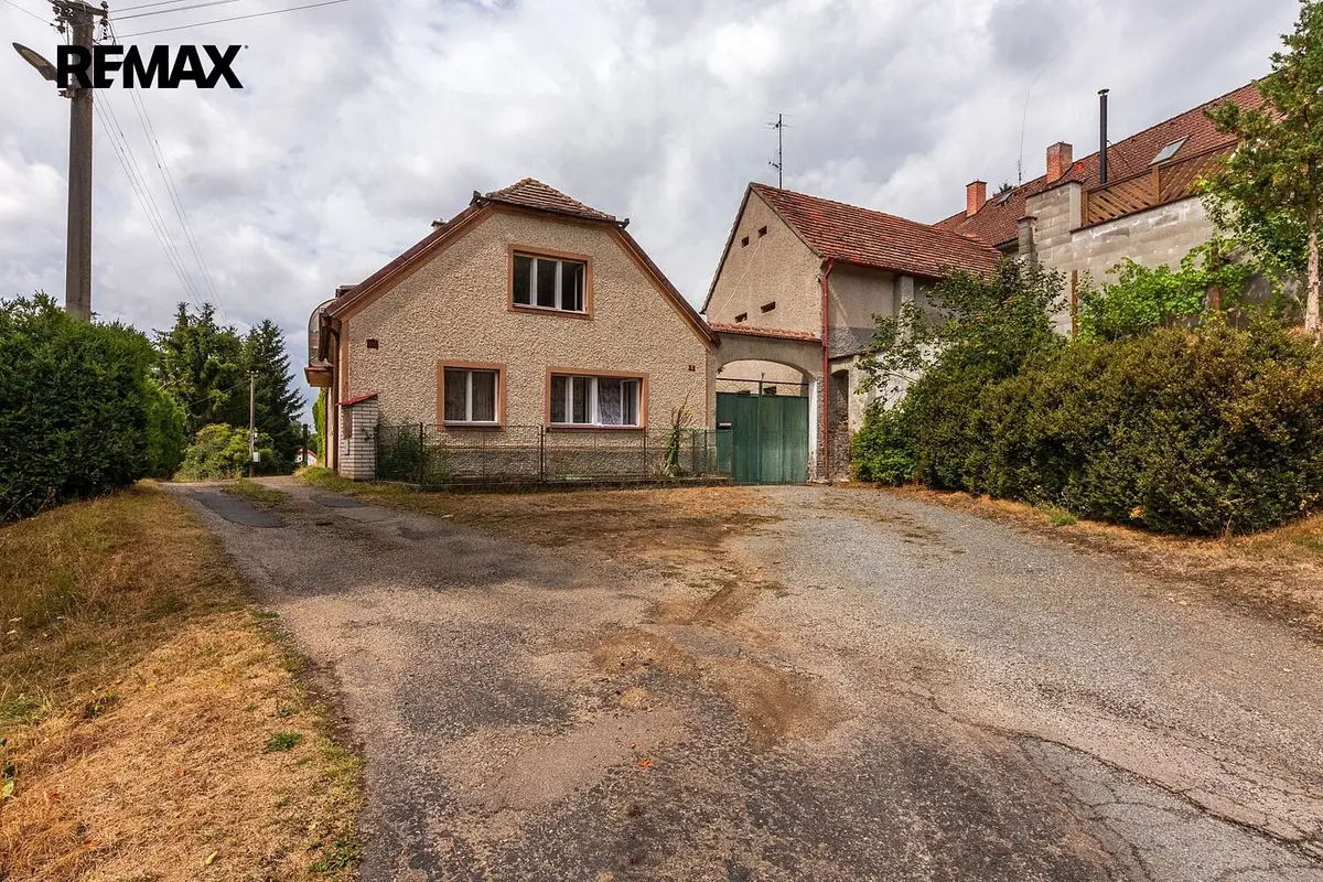 Prodej komerčního prostoru 365 m², Žíňany · Soběhrdy